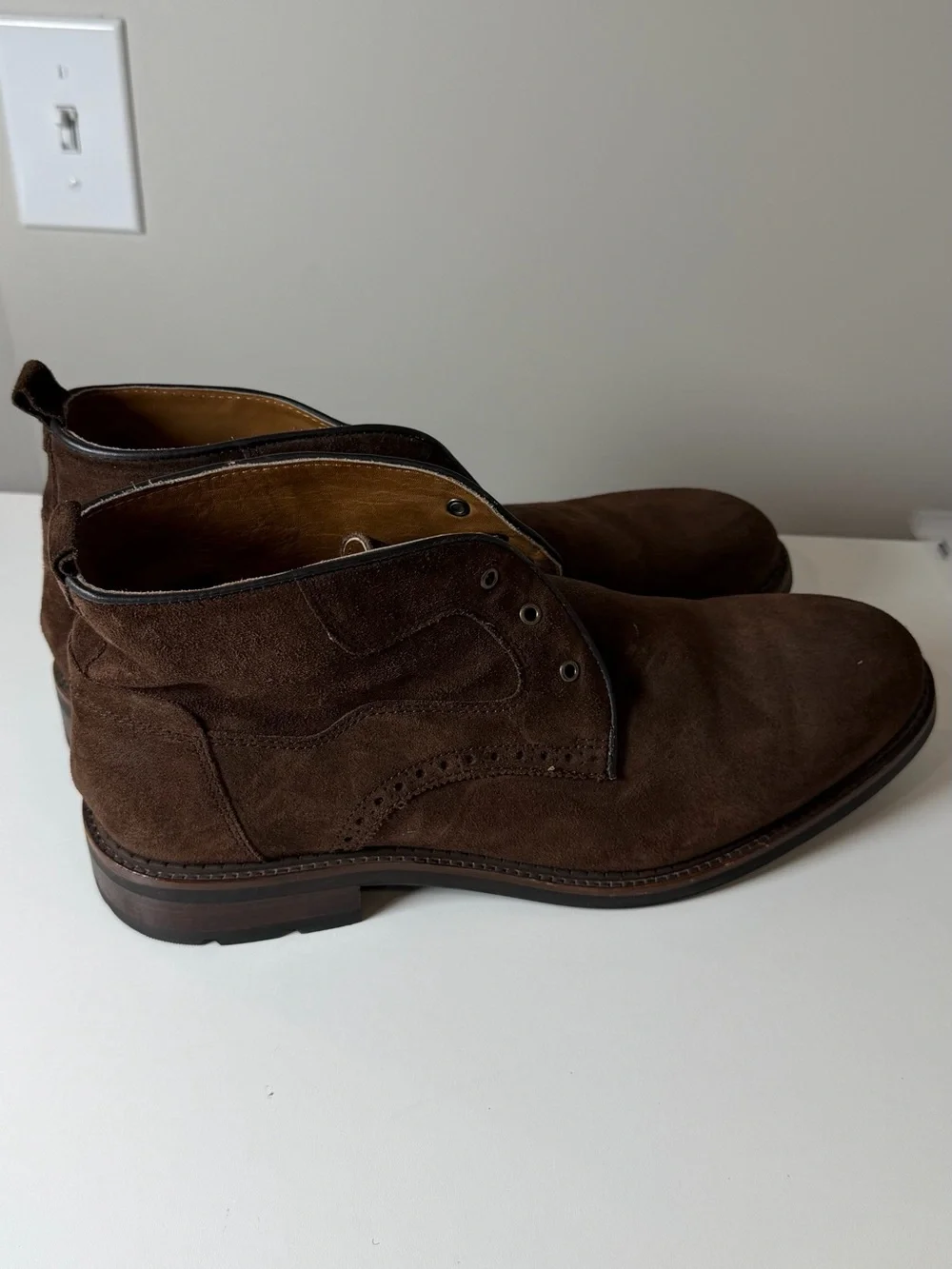 NEW Johnston & Murphy Fullerton Size 11 Genuine Suede Leather Boots Vibram Sole